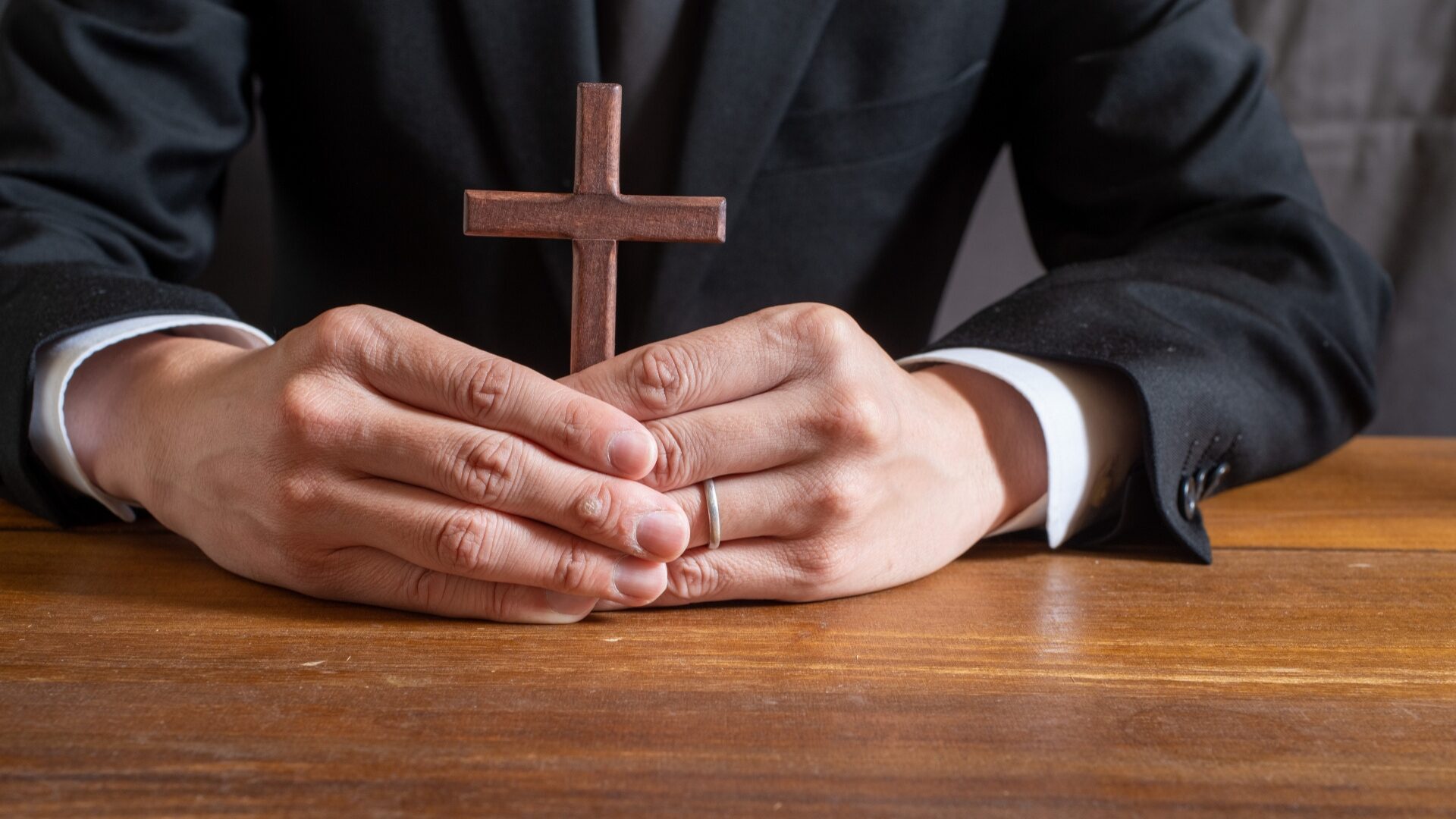 キリスト教の礼拝設備がある介護施設：信仰と生活を支える選び方と実例